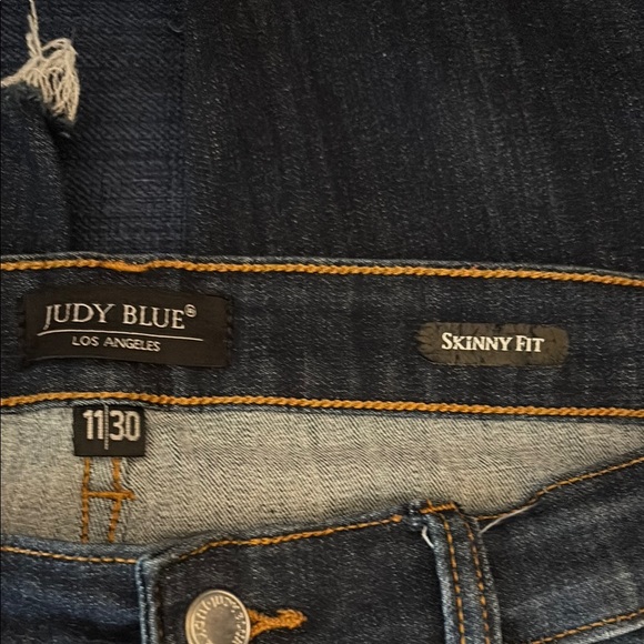 Judy Blue Skinny Blue Jeans - Picture 3 of 4